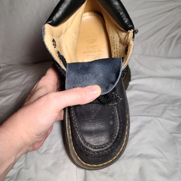 Dr Martens vintage late 80s or early 90s black leather boot. Sz 3UK, sz 5 US. - Picture 12 of 12